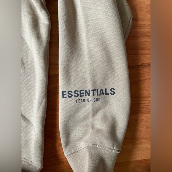 Essentials Fear Of God Hoodie/Hooded Sweatshirt Size Medium NWT - Picture 4 of 8